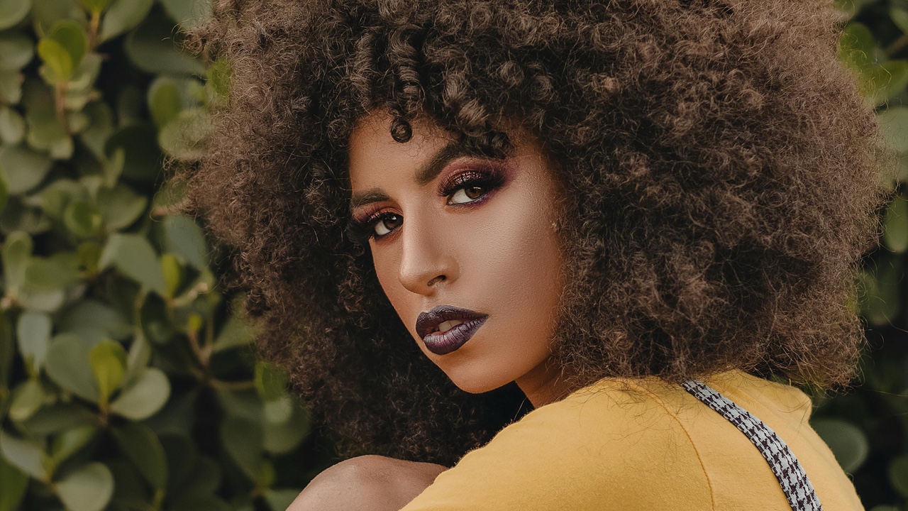 Dark makeup look
